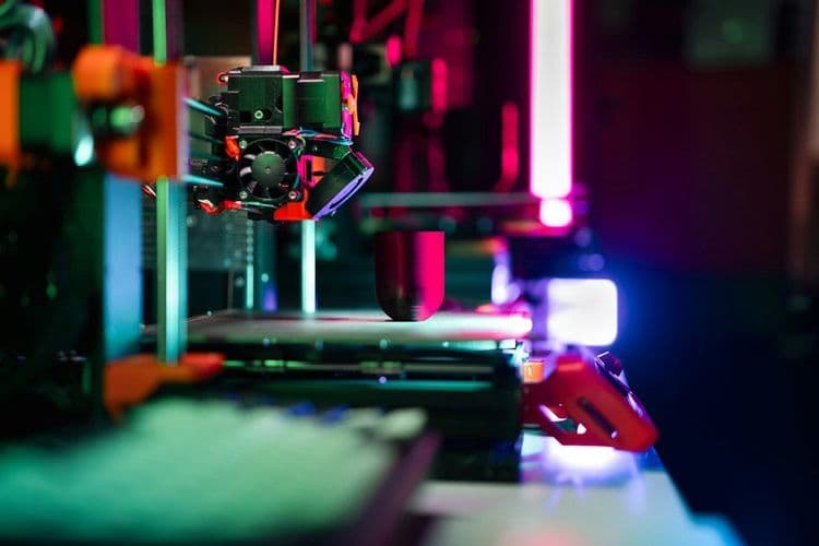 Sistemas a Medida: Automatización Robusta con Inteligencia Artificial